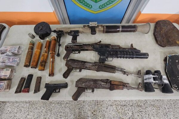 Poderoso arsenal, drogas y L 400 mil localizan autoridades en módulo penitenciario de Támara